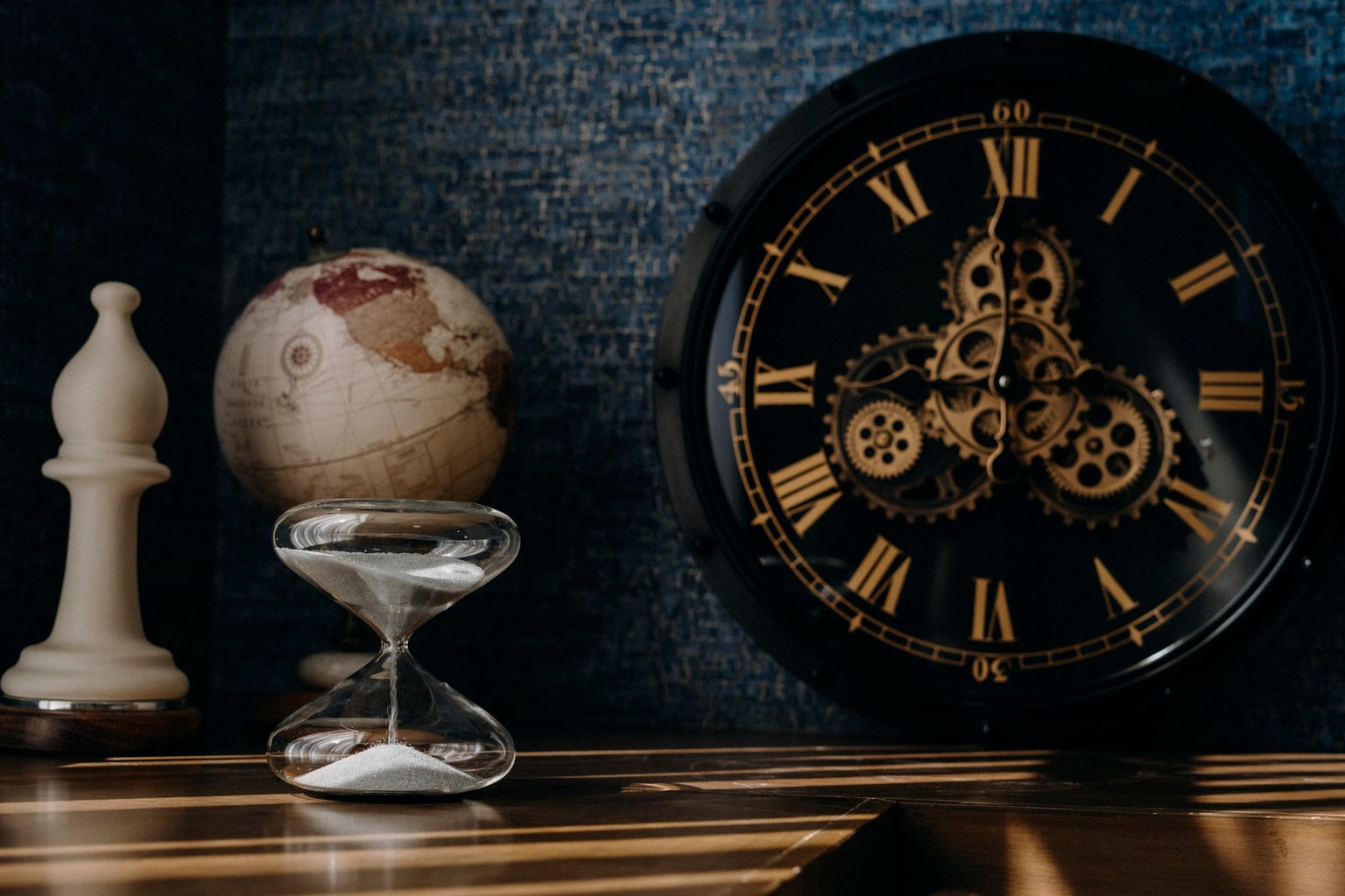 Atomizing Effects of Modern Consumer Culture — The Philosophical Crisis of the Quantified Self Atomizing Effects of Modern Consumer Culture — The Philosophical Crisis of the Quantified Self