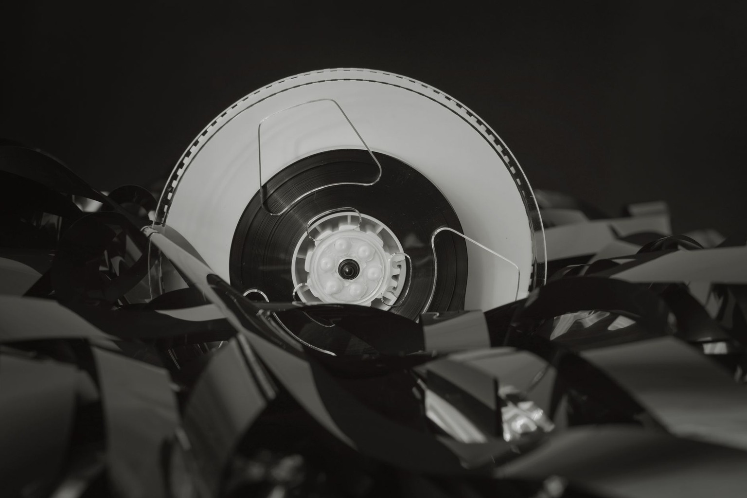 Examining Collective Memory Definition in Society — Investigating the Role of Media in Shaping Collective Memory